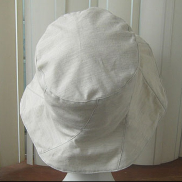 White bucket  hat